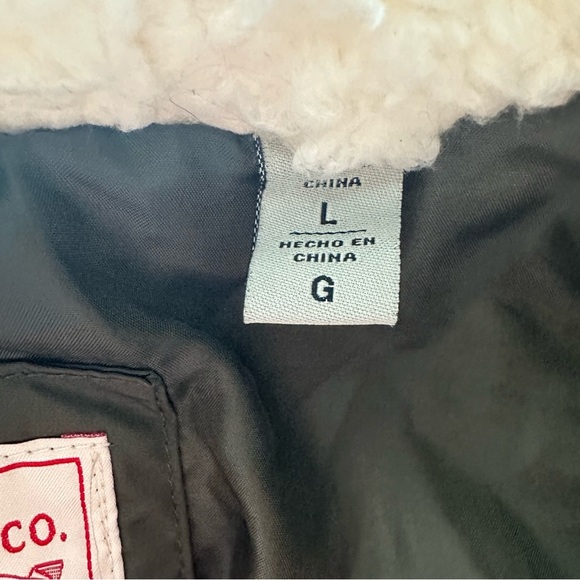 Levi's
Women's Hooded Anorak Puffer Coat - Picture 10 of 13